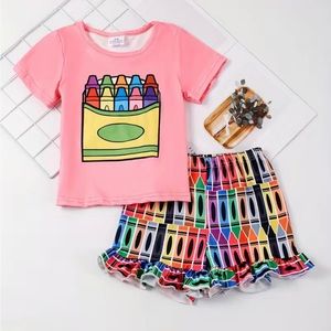 💥🌈🖍️Little girls crayon outfit.💥🌈🖍️